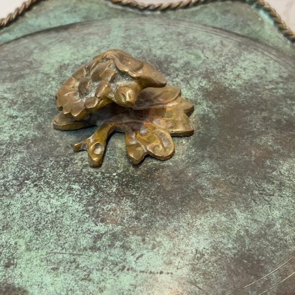 Vintage green verdigris covered bowl with nouveau floral finial - Picture 3 of 9